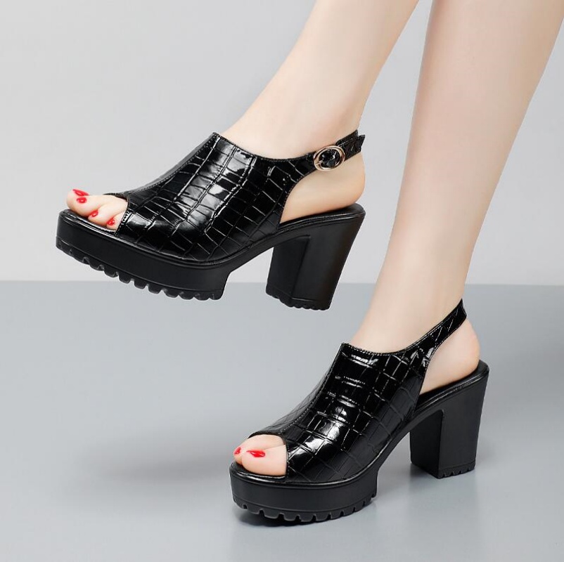 Women Fashion Model - 女性小さいサイズ 32-43 エレガントなブロックハイヒールサンダルパテントレザーの靴夏厚いプラットフォームサンダル女性オフィスモデル