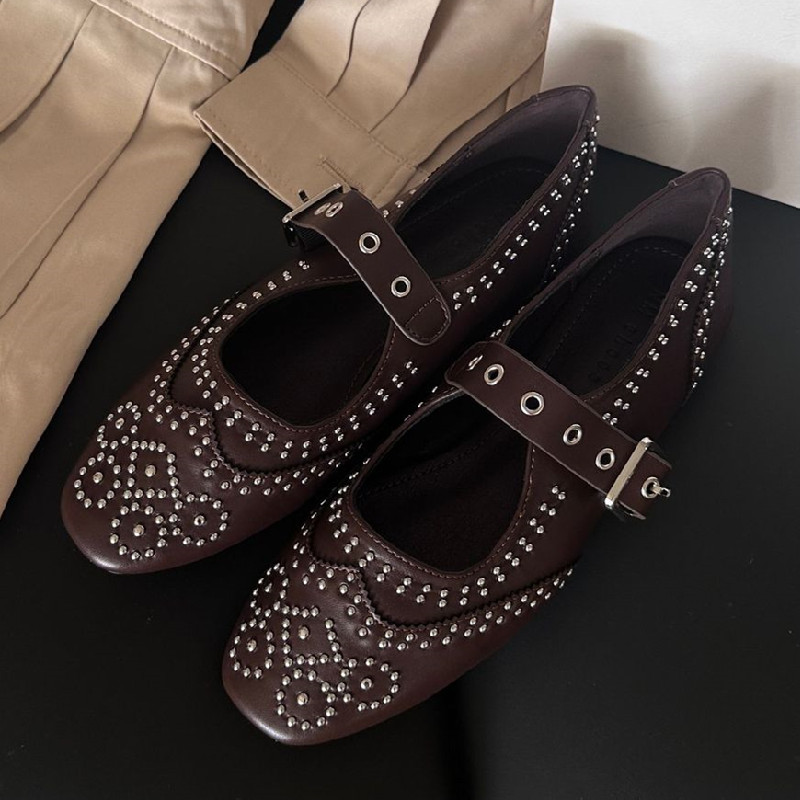 レトロリベットバックルデザインフラットシューズ レディース  - Women'S Fashion Brand Shoes のレビューと価格