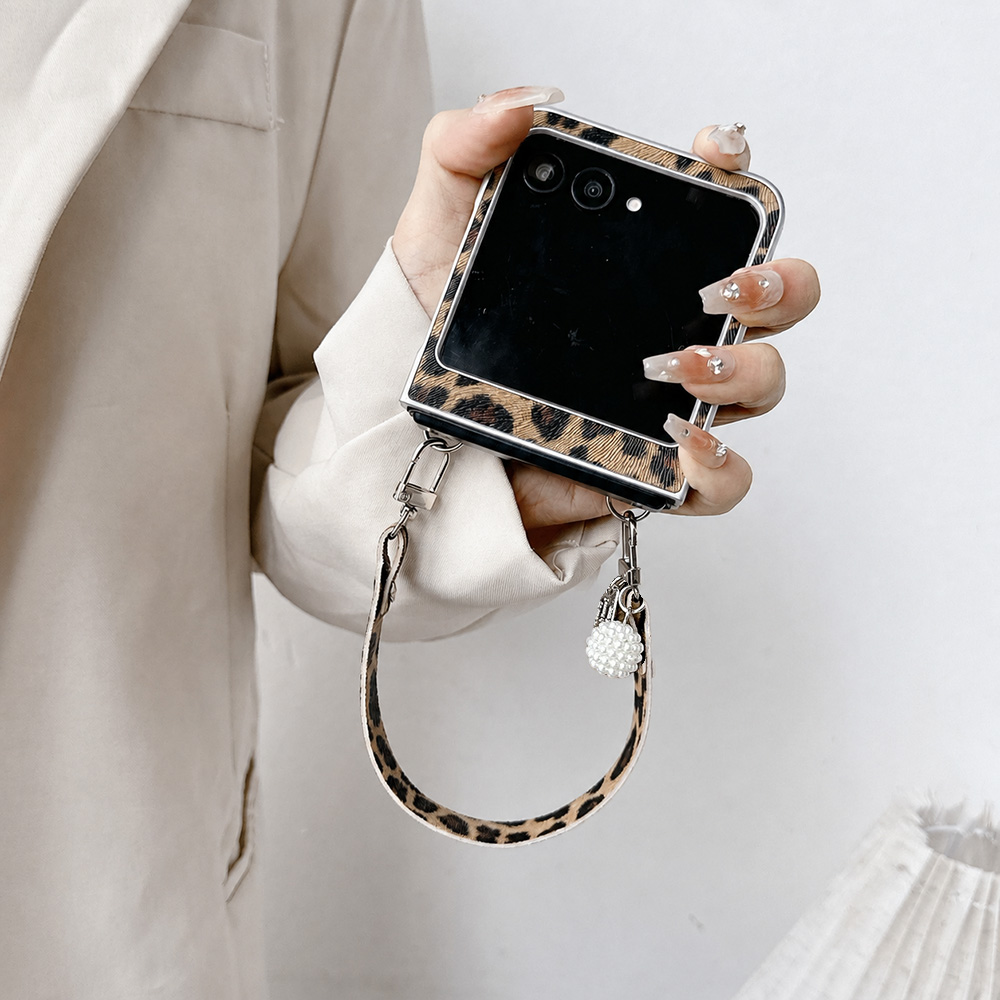 ヒョウ柄折りたたみフリップ電話ケース Motorola Ra - Women Fashion Images のレビューと価格