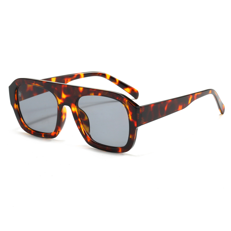車用サングラス 1/4 個トレンディな特大女性スクエアサング - Women'S Fashion Eyewear のレビューと価格