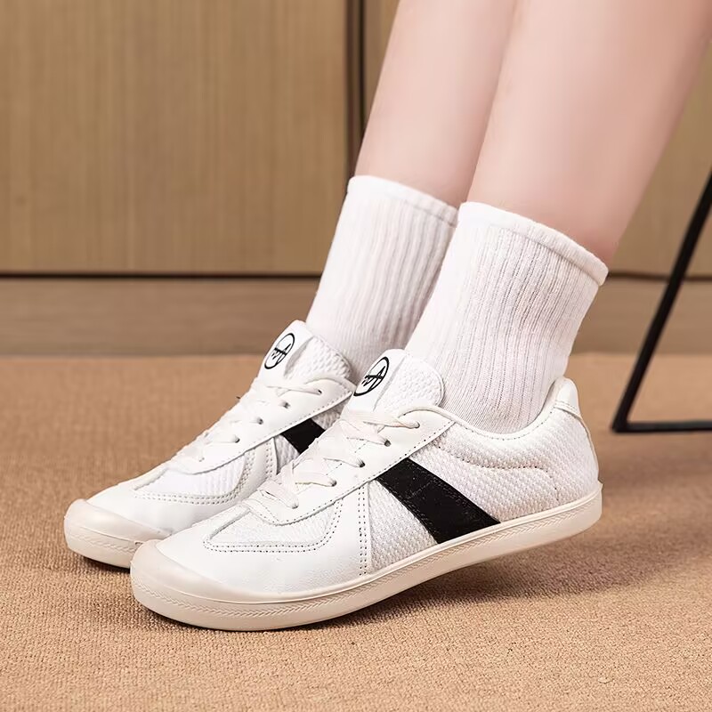 女性のスポーツシューズ高級カジュアルテニスアウトドアウォーキ - Women'S Fashion Tennis Shoes のレビューと価格