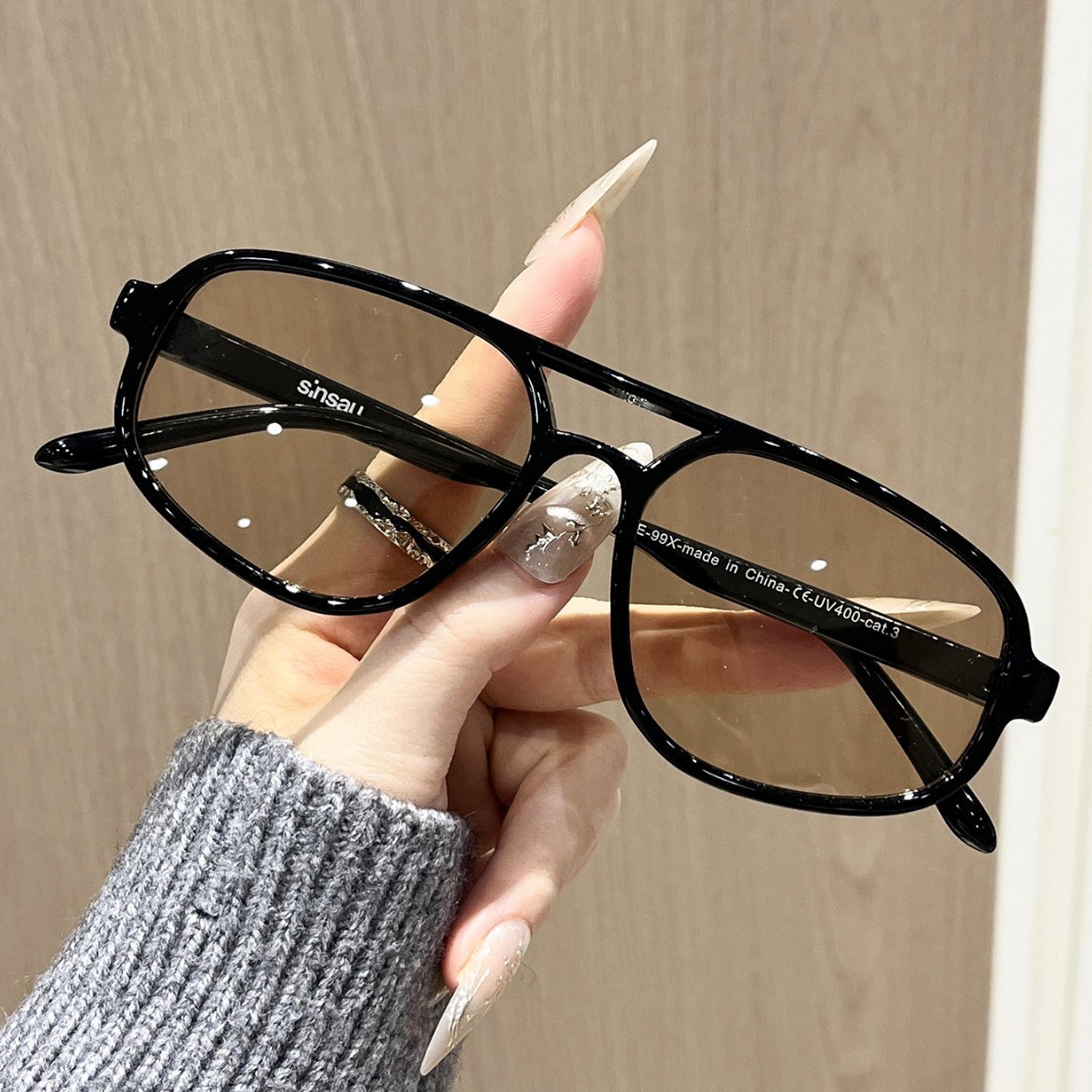 ニューレトロオーバル女性用サングラスファッションブラックブル - Women'S Fashion Eyeglasses のレビューと価格
