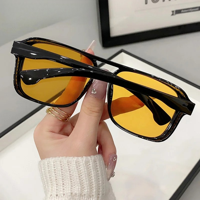 スクエアダブルブリッジサングラス女性レトロシェード UV40 - Women'S Fashion Eyeglasses のレビューと価格