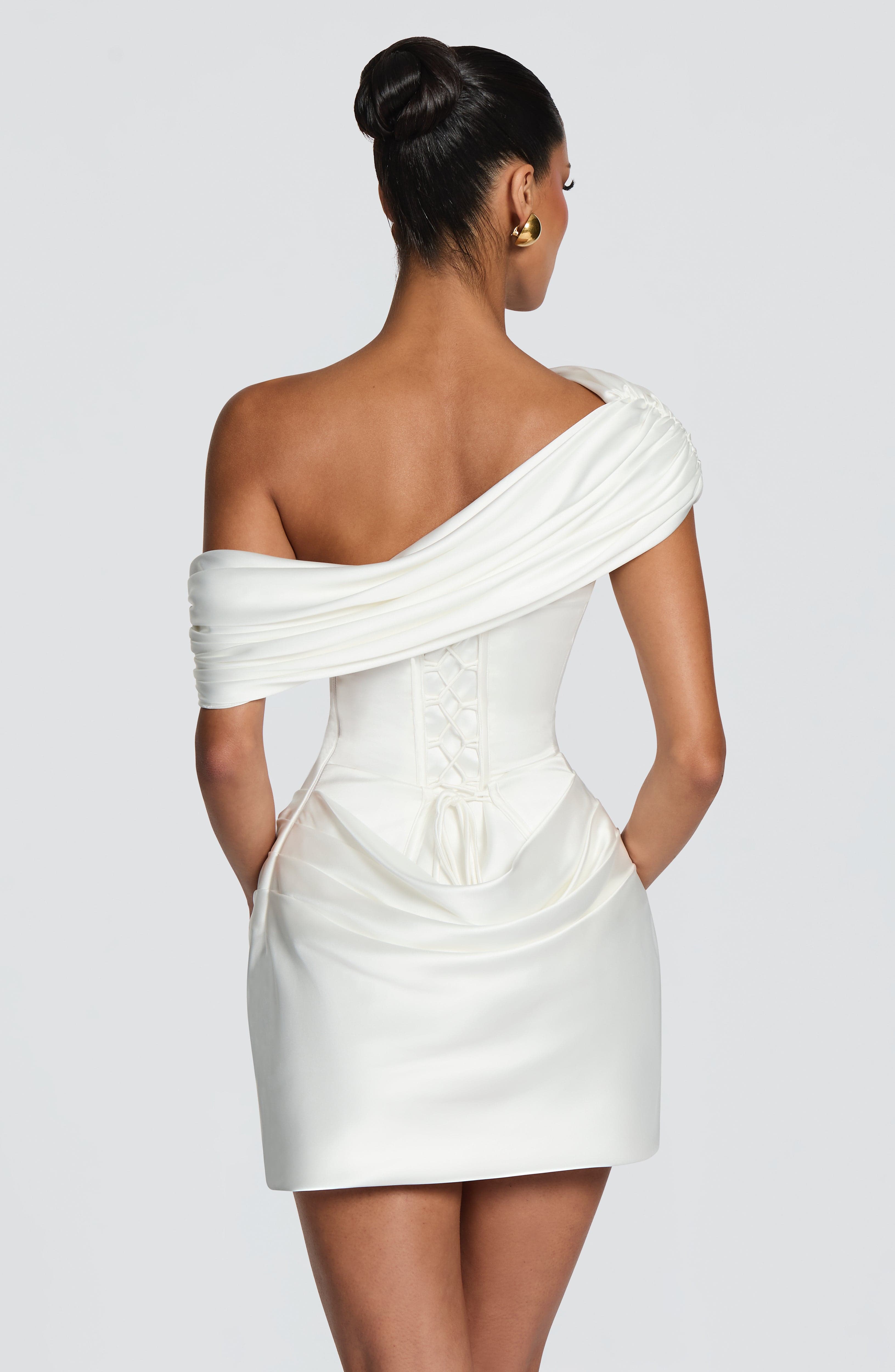 2 スタイル ホワイト サテン ミニドレス ワンショルダー  - Ruched Dress Mini のレビューと価格
