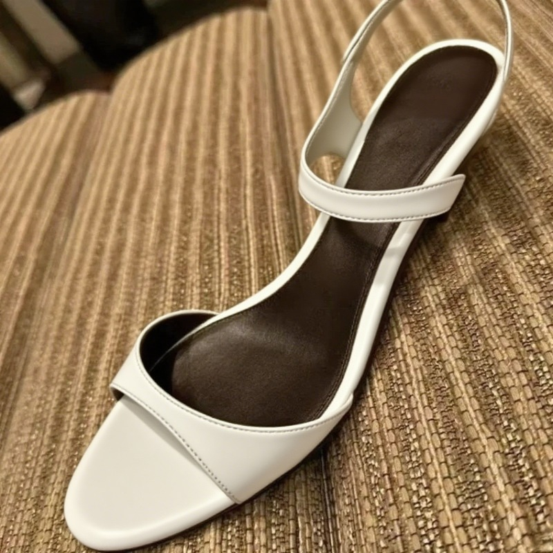 ファッショナブルな子猫ヒールデザインブランドサンダル レディ - Women'S Fashion Brand Shoes のレビューと価格
