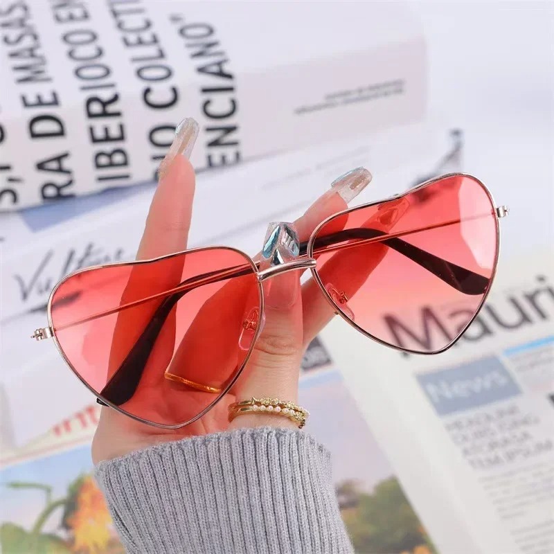 ファッションハート型メタルサングラスヴィンテージトレンディス - Women'S Fashion Eyeglasses のレビューと価格