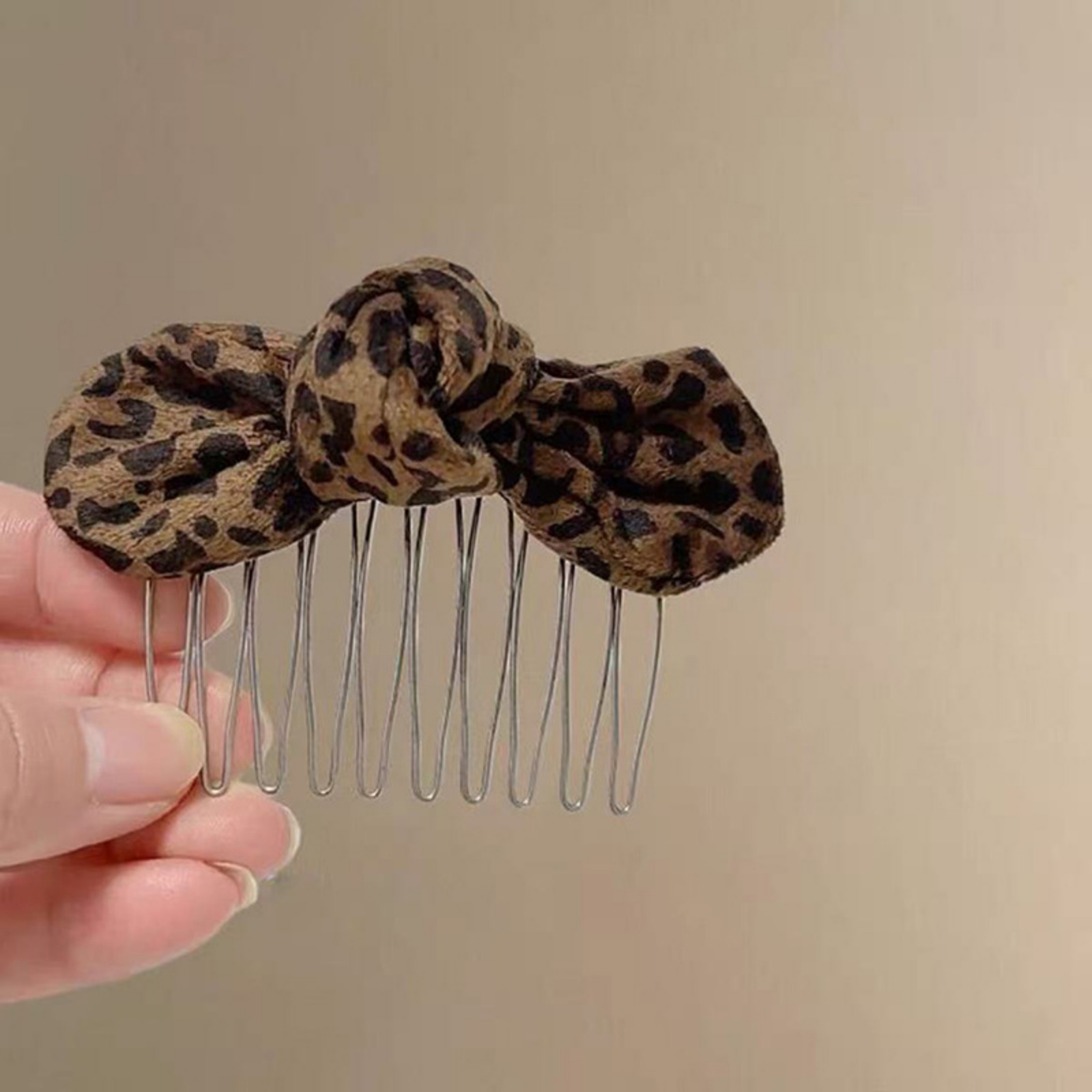 1PCLeopard プリント弓ヘアコーム女性のためのかわい - Women Fashion Hub のレビューと価格