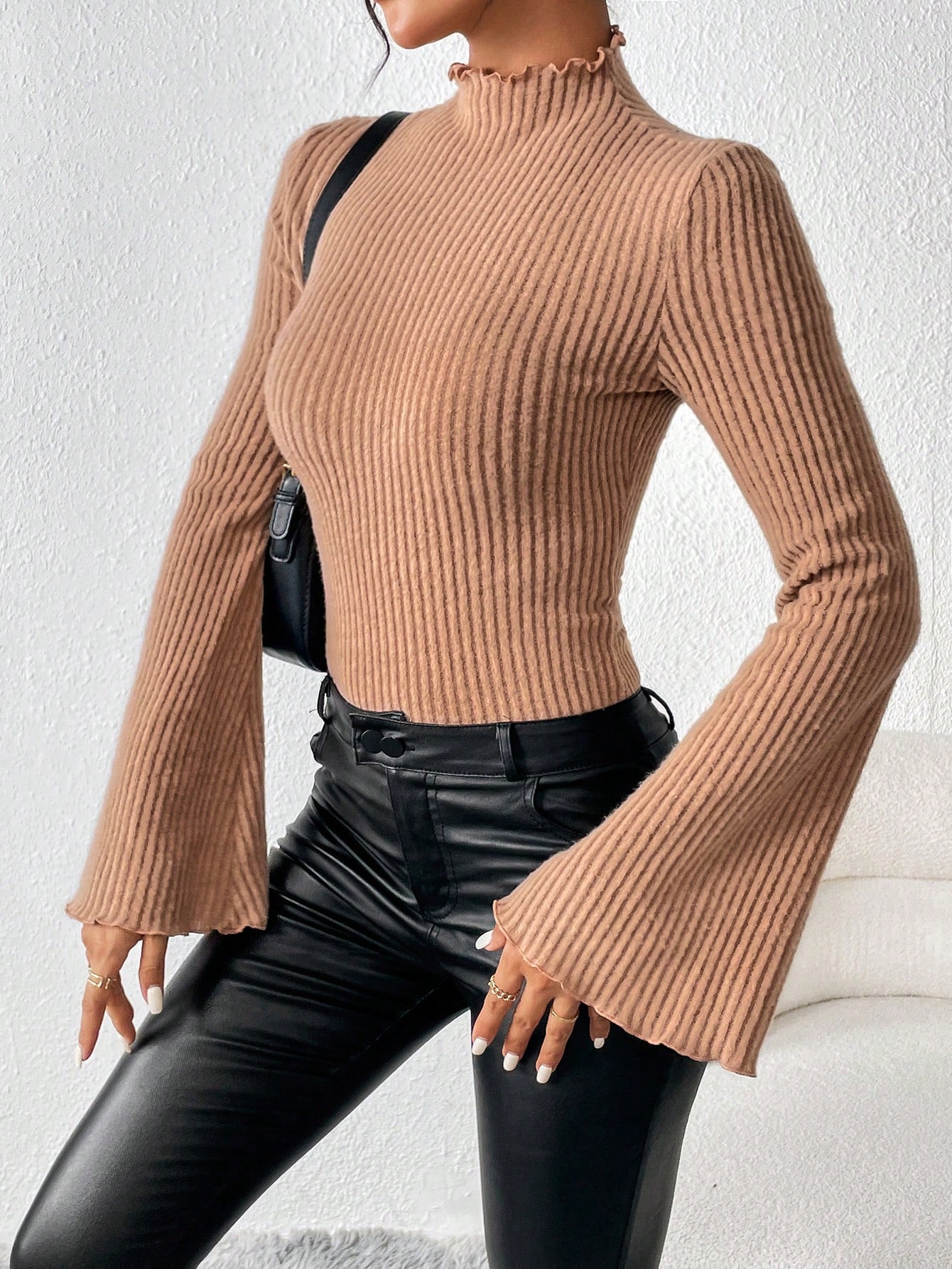 女性用カーキリブニットモックネックフレアロングスリーブボディ - Turtleneck Bodysuit のレビューと価格